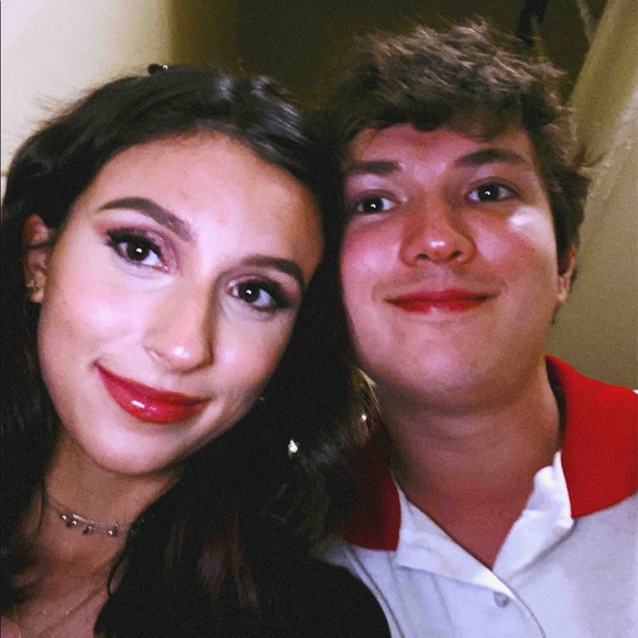 Meet your Posher, Carla - Picture 1 of 1